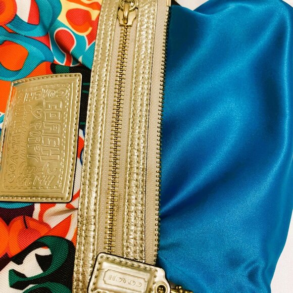 Coach Poppy Wristlet - Picture 7 of 15